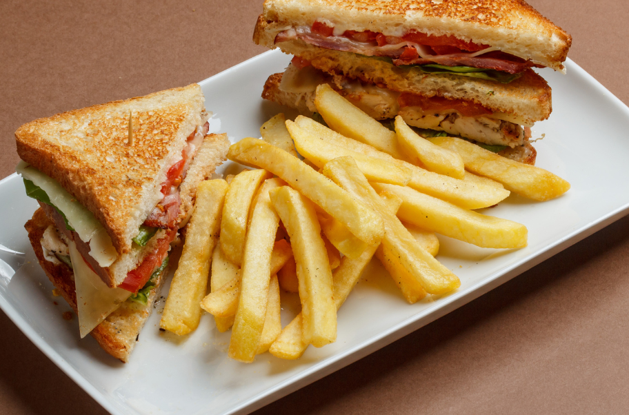 Sandwich Club de Pollo: